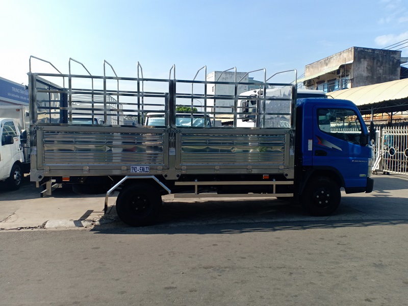 Xe tải fuso 3t4 thùng bạt