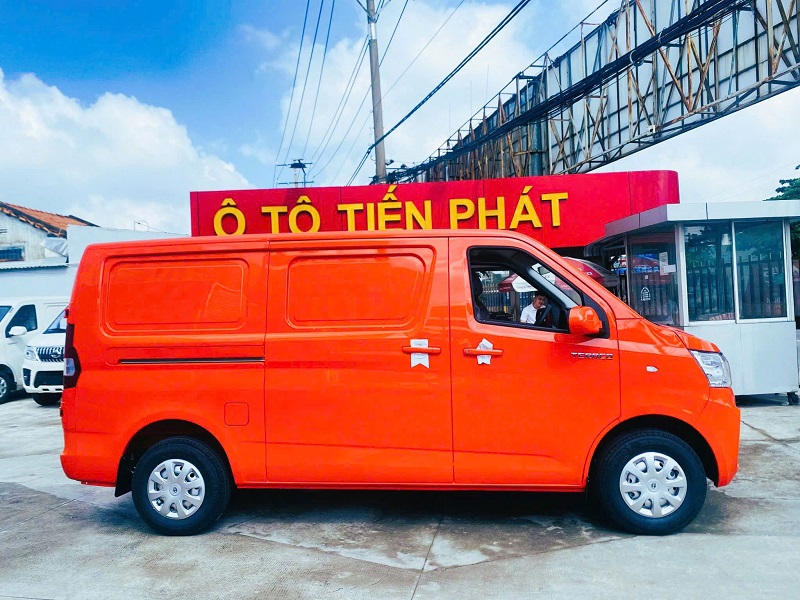 Xe van 2 chỗ tera v6 màu cam