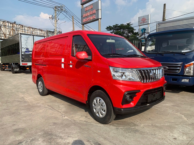 Xe van 2 chỗ tera v8 màu đỏ