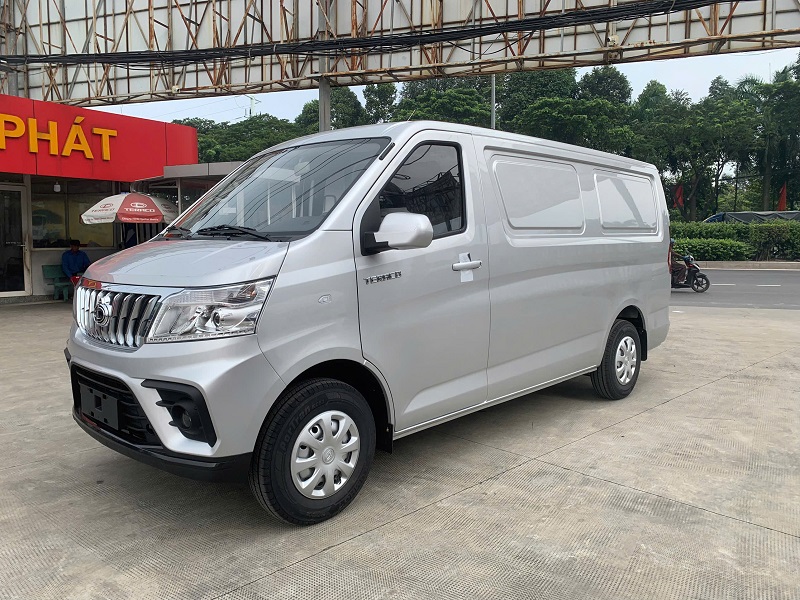 Xe van tera v82s màu bạc